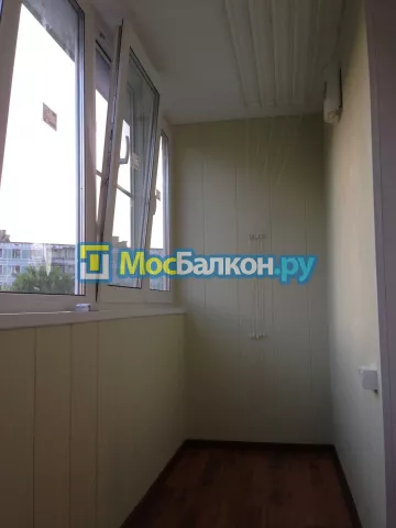 Отделка балкона и лоджии пластиковыми ПВХ панелями в Истре от компании МосБалкон