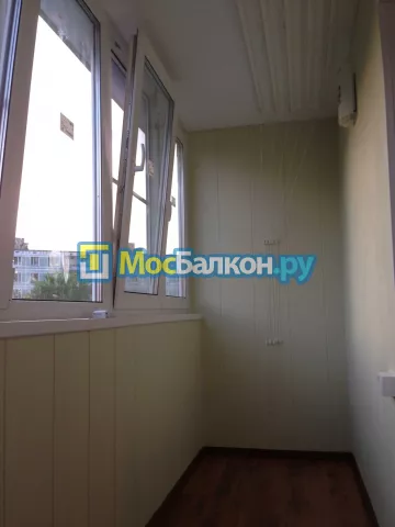 Отделка балкона и лоджии пластиковыми ПВХ панелями в Истре от компании МосБалкон