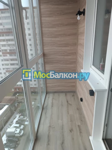 Панорамное остекление заказать под ключ по выгодной цене в Истре от компании МосБалкон