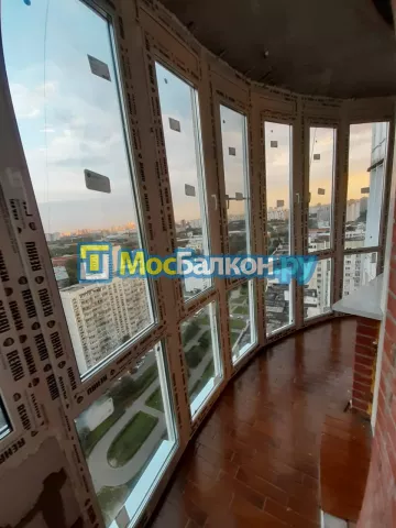 Панорамное остекление заказать под ключ по выгодной цене в Истре от компании МосБалкон